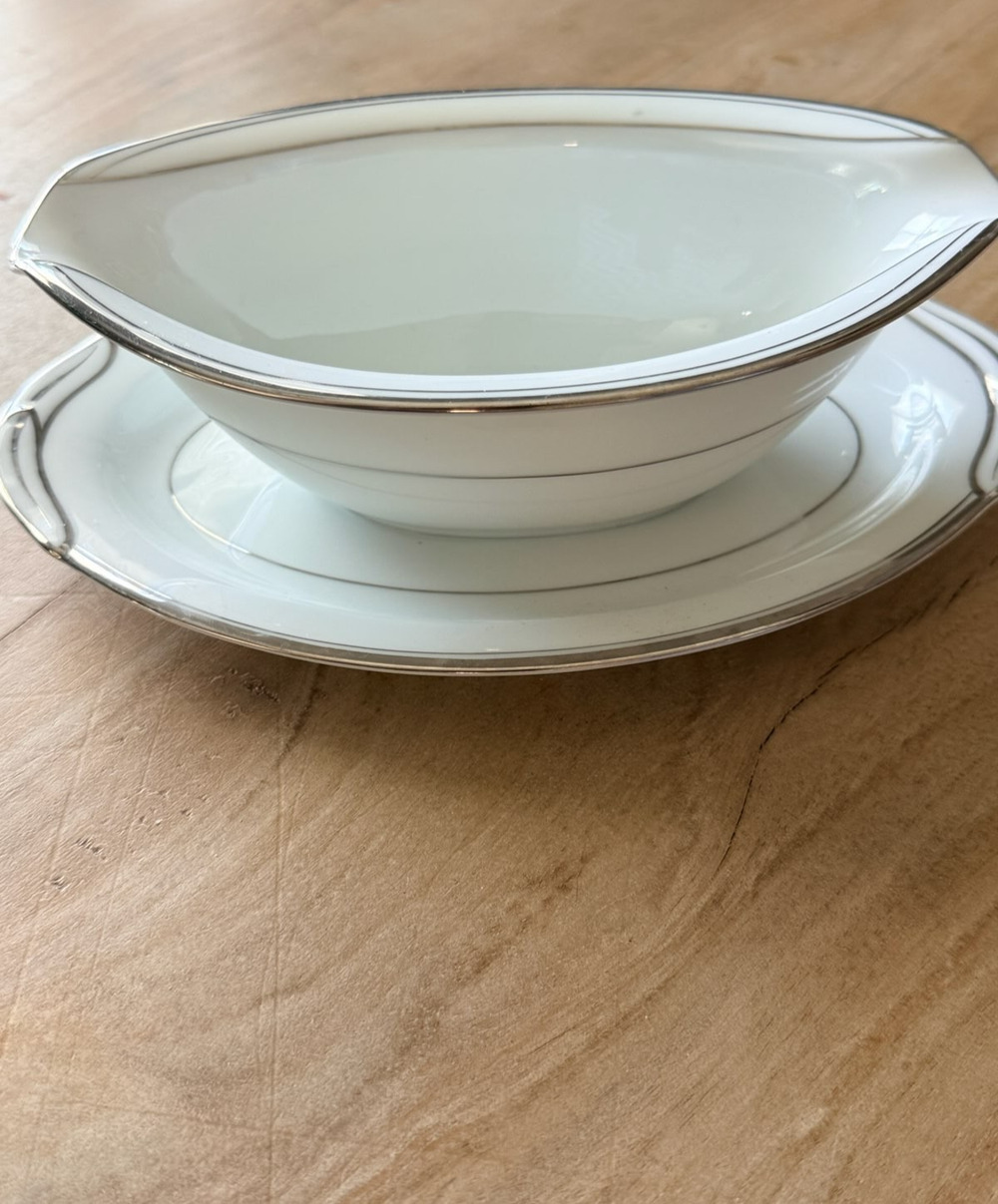 Vintage Noritake Silverton 5569 Fine China Gravy Boat Attached Underplate Japan